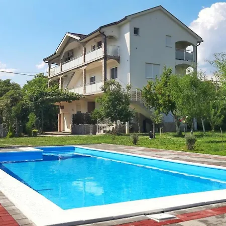 Mimoza Apartment *